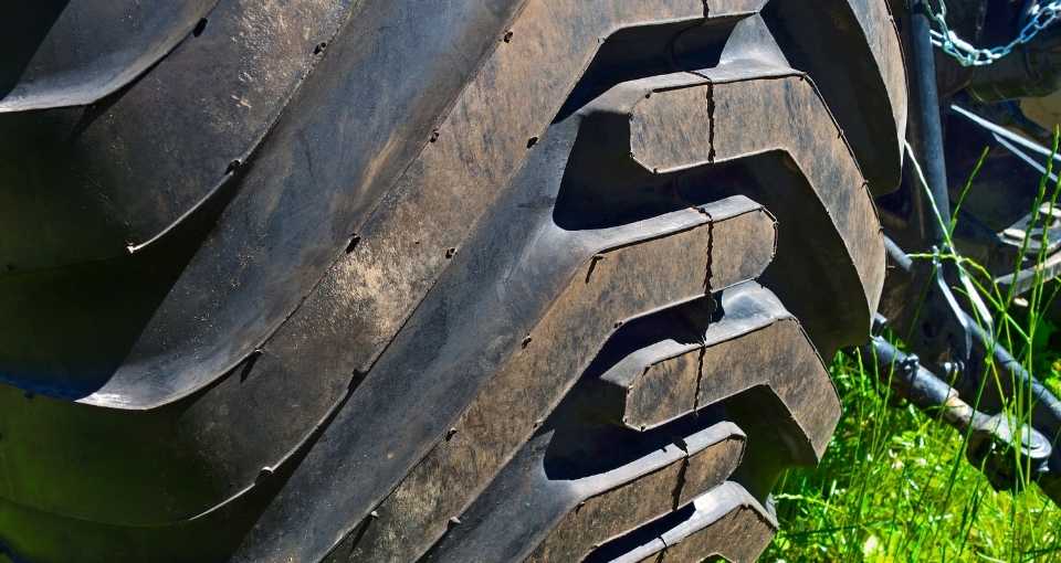 how-many-years-do-tractor-tires-last-your-motor-fix