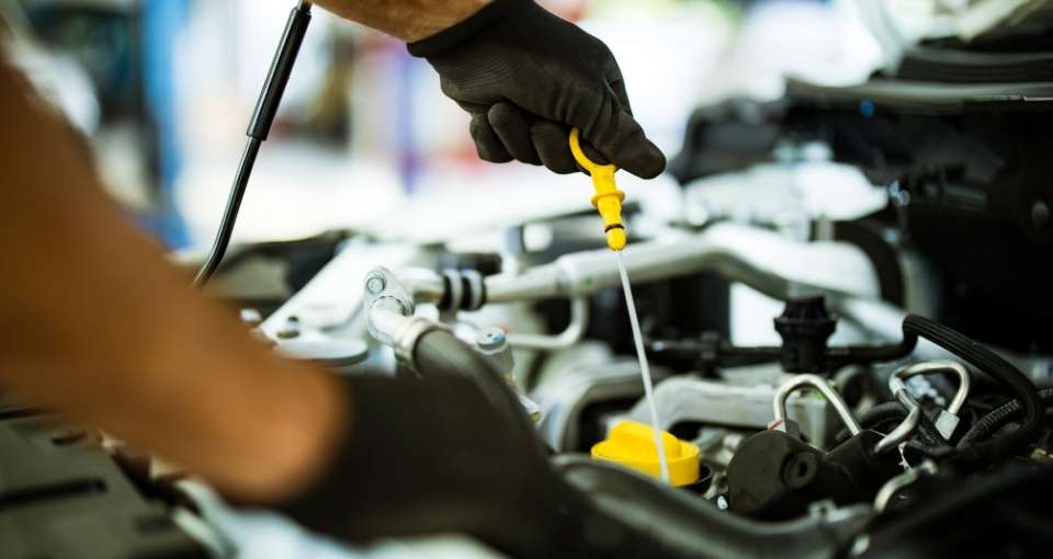 Do You Need to Change Oil After Using a Fuel Injector Cleaner? Best